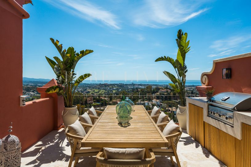 Ático Dúplex Exclusivo con Piscina Privada en Monte Halcones