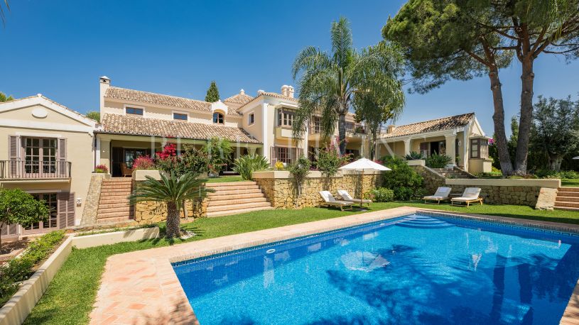 Un domaine emblématique situé dans la prestigieuse résidence fermée d’El Madroñal