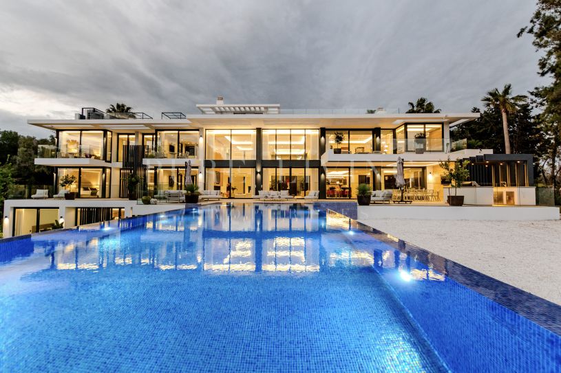 Impactante villa moderna en Kings and Queens de Sotogrande