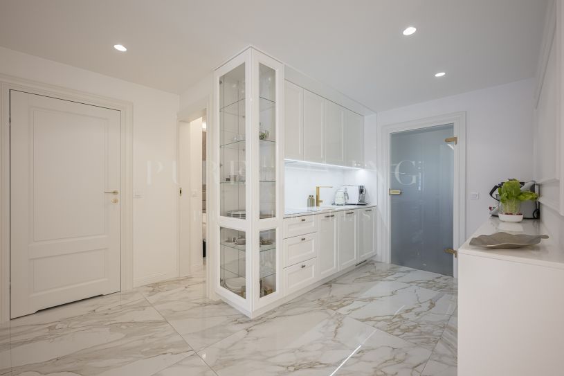 Elegant two bedroom apartment in Gala Placidia, Marbella Golden Mile