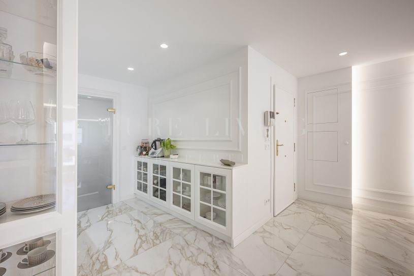 Elegant two bedroom apartment in Gala Placidia, Marbella Golden Mile