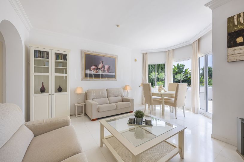 Twee slaapkamer appartement in Ancon Sierra IV, Lomas del Marbella Club