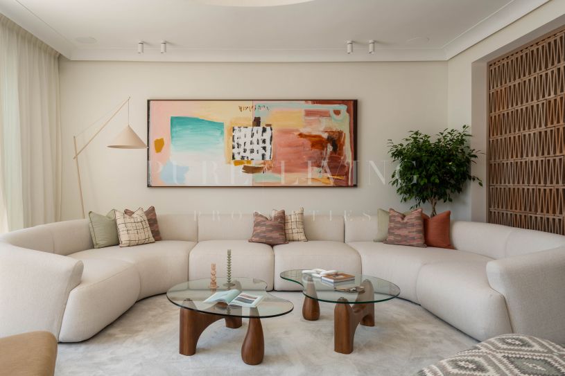 Uitzonderlijke Halfvrijstaande Woning in de Prestigieuze Oasis Club, Marbella’s Gouden Mijl