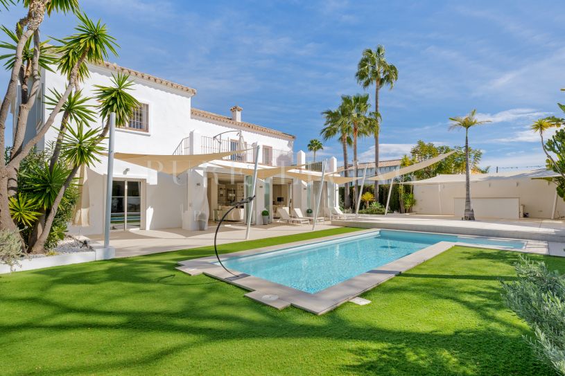 Georgeous frontline golf family villa in Guadalmina Alta