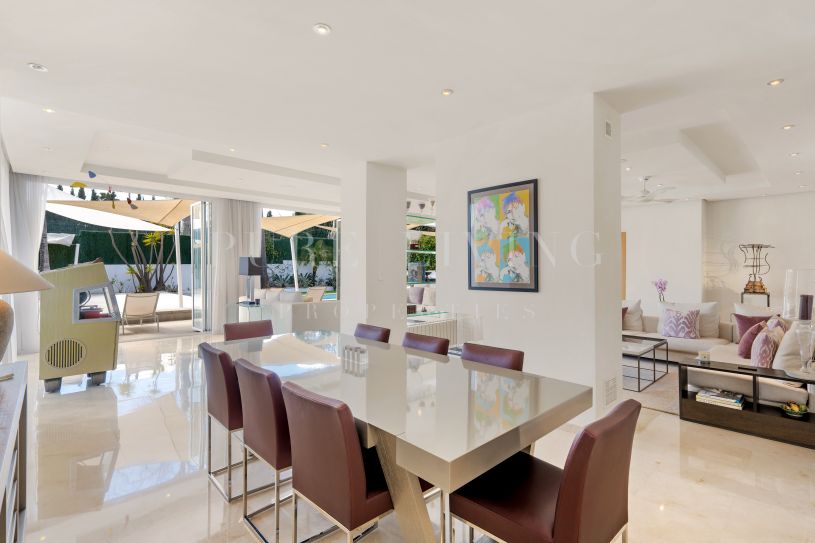 Georgeous frontline golf family villa in Guadalmina Alta