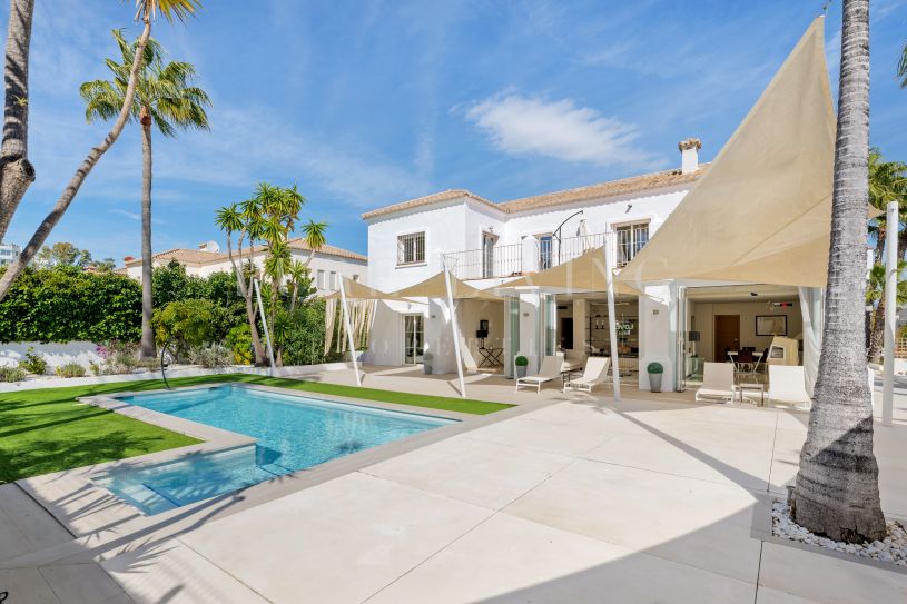 Georgeous frontline golf family villa in Guadalmina Alta