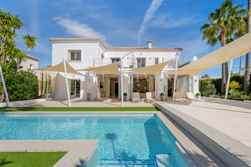 Georgeous frontline golf family villa in Guadalmina Alta