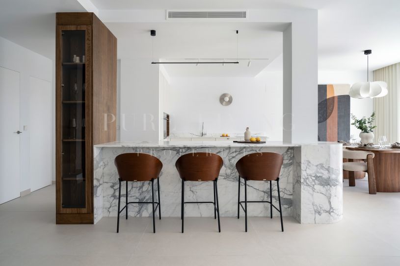 Bright 3-Bedroom Penthouse with Sea Views and Outdoor Living