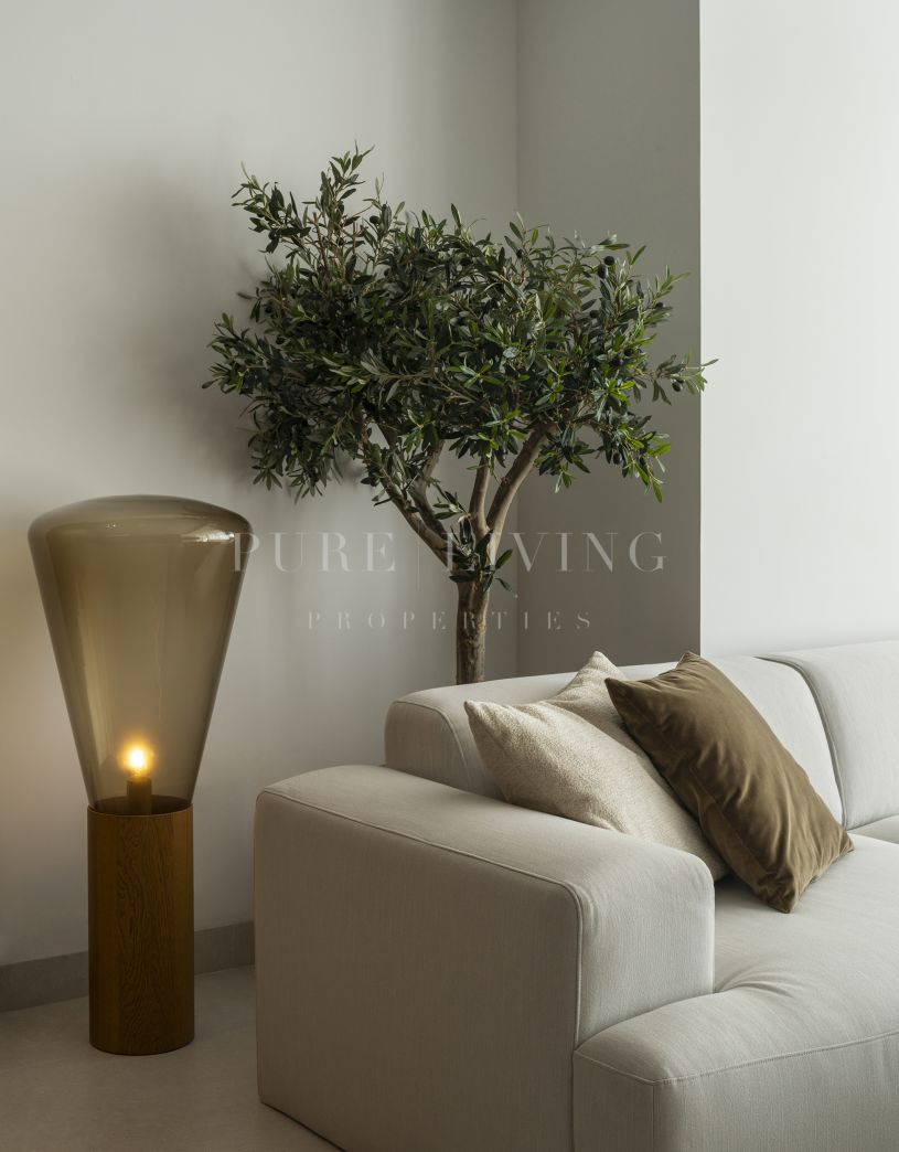Beautifully Renovated 3-Bedroom Apartment in Marbella’s Prestigious Centre – Steps from the Beach