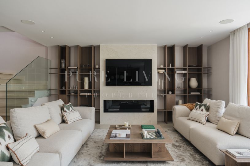 Beautifully renovated four-bedroom duplex apartment in Alcores del Golf.