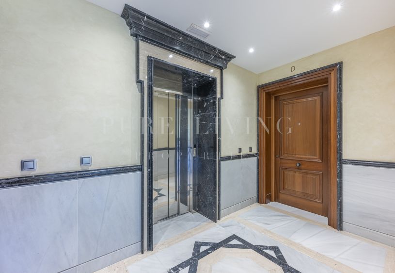 Elegant appartement met twee slaapkamers op de eerste verdieping in Los Monteros Playa