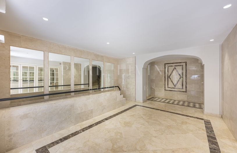 A spacious west facing three bedroom apartment in Montebello Hills, Marbella Golden Mile