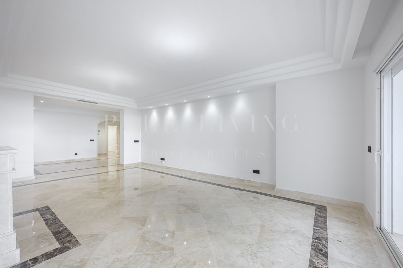 A spacious west facing three bedroom apartment in Montebello Hills, Marbella Golden Mile
