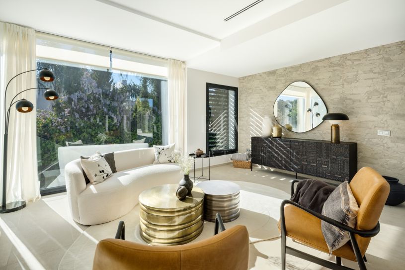 Family home in Parcelas del Golf, Nueva Andalucia