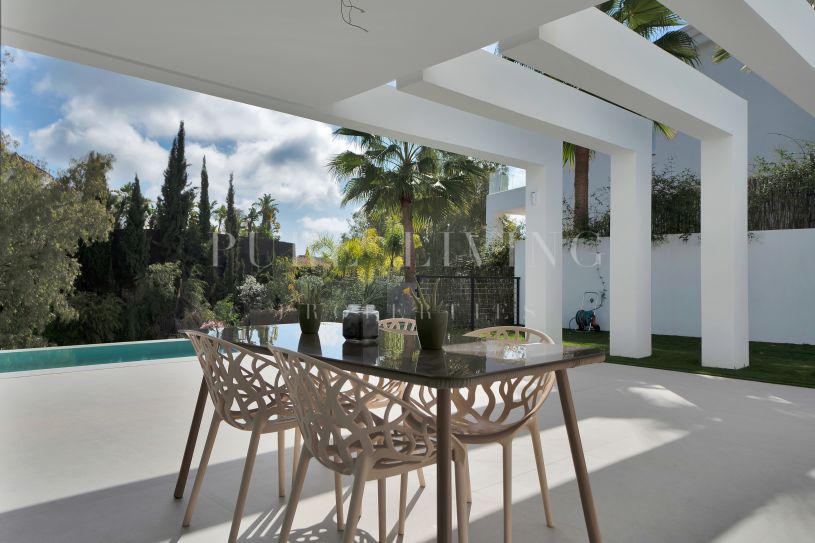 Stunning 4-bedroom villa with panoramic views in the Prestigious El Herrojo Alto, Benahavís