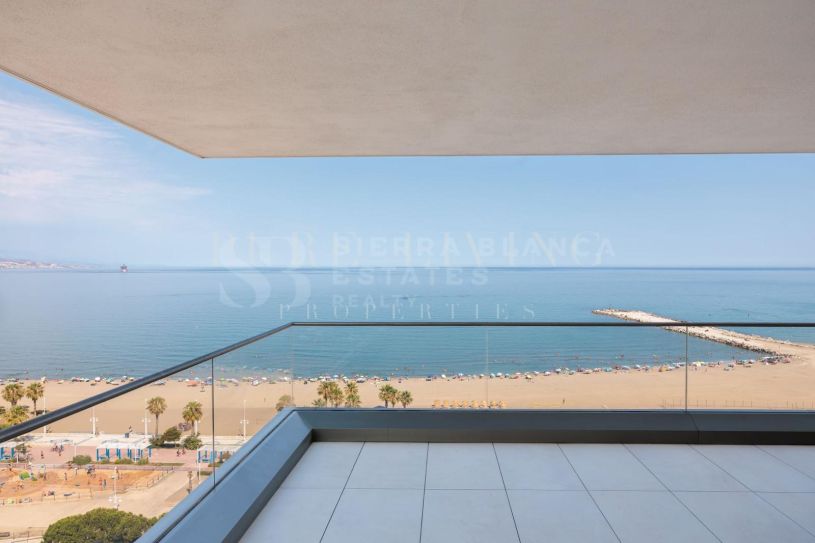 Appartement de luxe en bord de mer à louer dans la tour de Malaga – Vue imprenable sur la mer