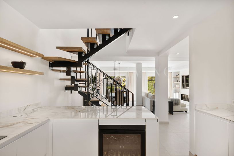 Elegant Scandinavian-Inspired Townhouse in La Quinta Hills, Benahavís