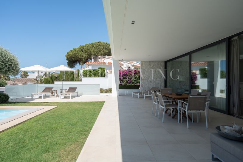 Impresionante vivienda familiar en Marbesa, Marbella Este