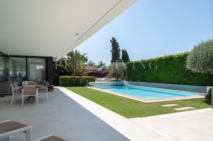 Impresionante vivienda familiar en Marbesa, Marbella Este