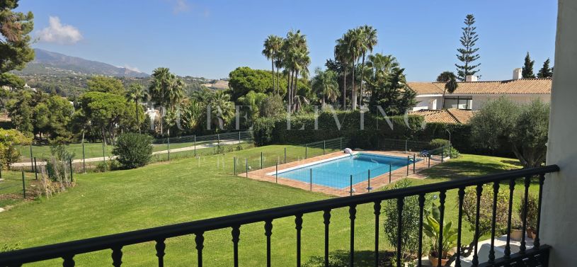3-Bedroom Townhouse with Renovation Potential in Peñablanca, Nueva Andalucía