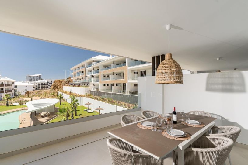 Gloednieuw luxe appartement met uitzicht op het zwembad en toeristische verhuurvergunning in El Higuerón