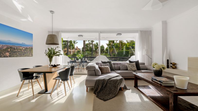 Exclusive Golden Mile Town House – Fully Renovated