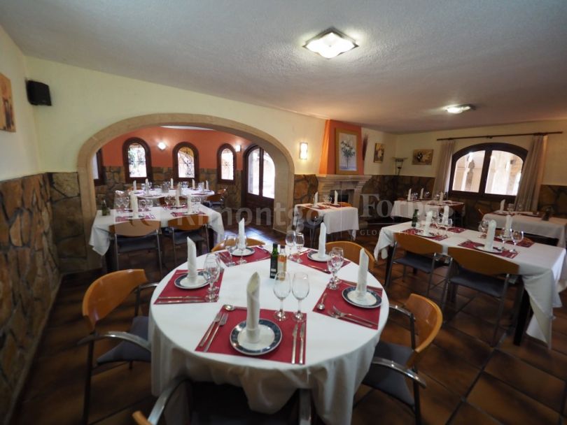 Restaurante situado sobre una parcela de 2.300 m2 y superficie útil de 451,90 m2 ubicado en Cabo la Nao, Jávea.