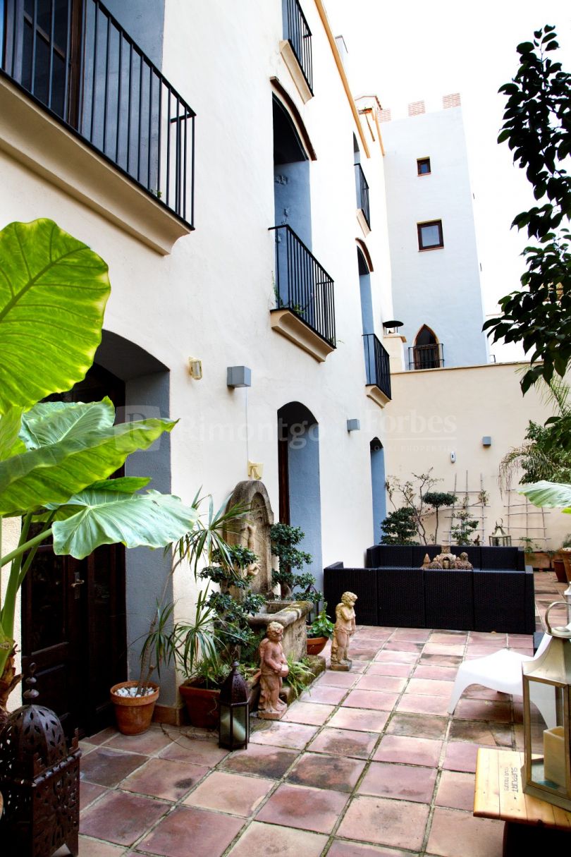 Manor-House for sale in Pego, Alicante.