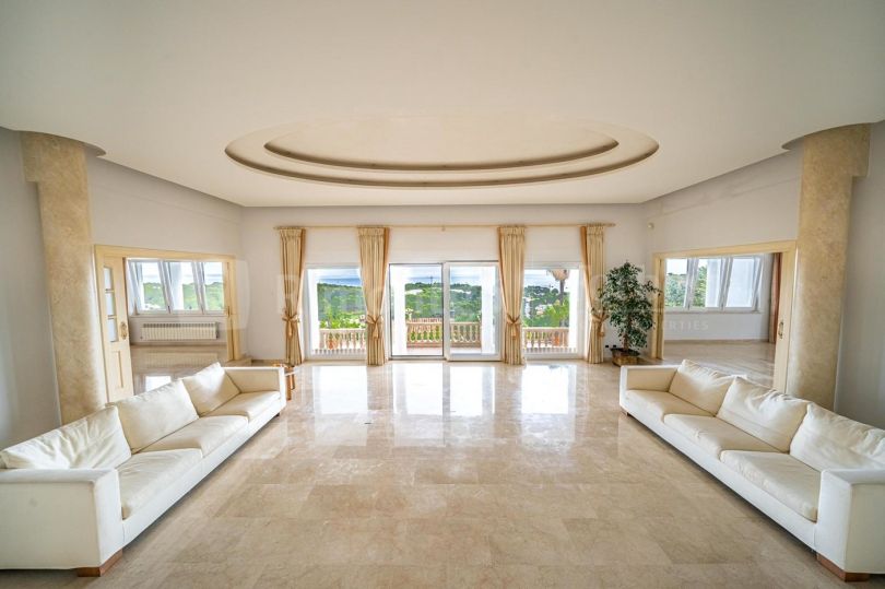 Beautiful villa z śródziemnomorskim stylem i widokiem na morze w Mallorce.