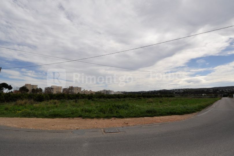 Large plot for sale close to the Arenal in Jávea.