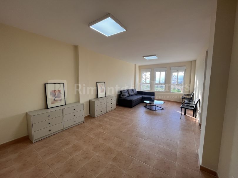 South facing apartment in Jesús Pobre, Alicante, close to amenities.
