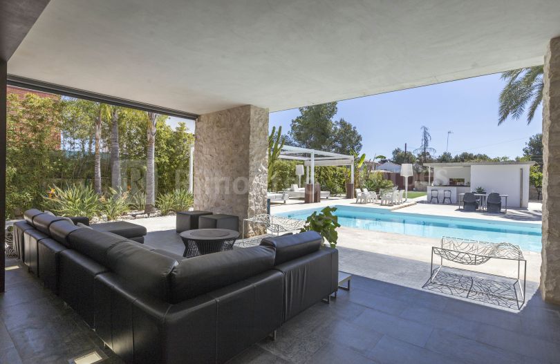 Moderna villa en venta en La Cañada, Paterna.