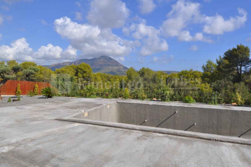 New build villa with open views and a lot of privacy in La Lluca, Jávea