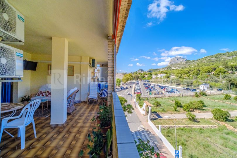 Penthouse with spacious terrace located in the Port of Jávea.