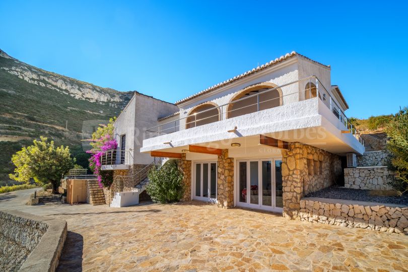 Kürzlich renovierte Villa in Cala Granadella, Jávea (Alicante) Spanien