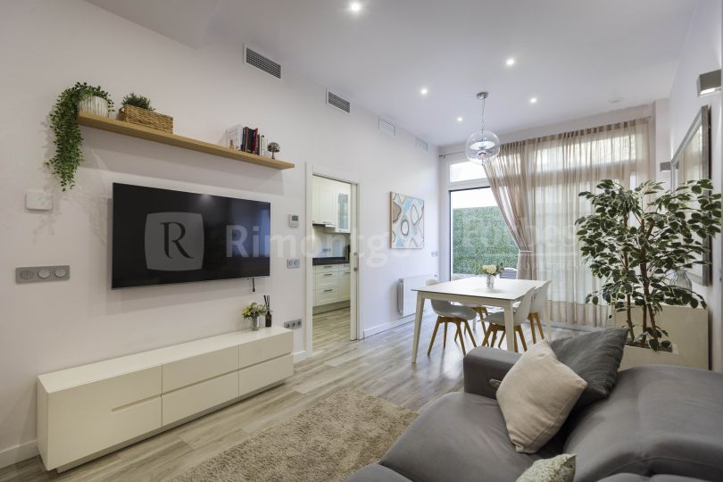 Maison individuelle avec patio intérieur avec jacuzzi à vendre dans le centre de Valence.