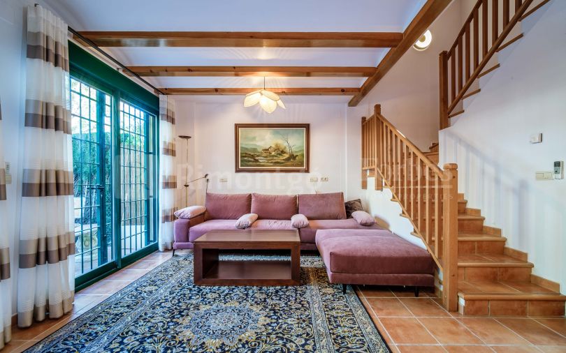 4 bedroom townhouse located just 600m from the Arenal beach in Jávea (Alicante) Spain