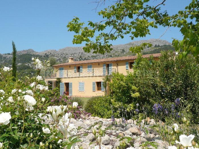 5-bedroom country house for sale in Mallorca.