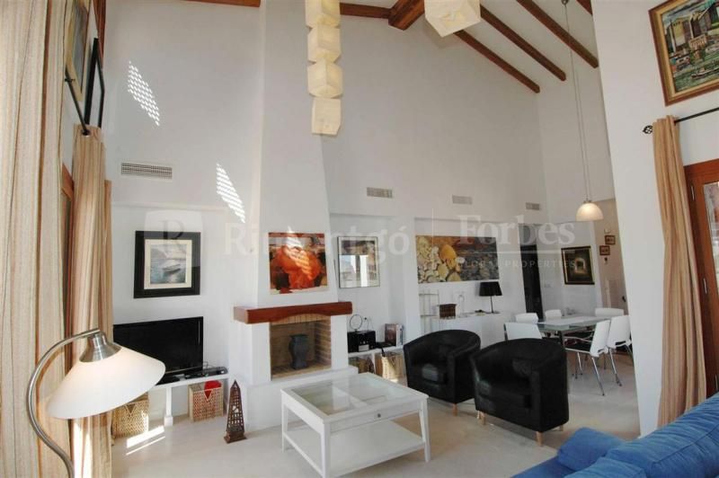 Modernes Haus zum Verkauf oder zur Mietein der Nähe von Murcia mit sehr viel Persönlichkeit und allen Vorteilen, Annehmlichkeiten die zum El Valle-Golf Resort gehören