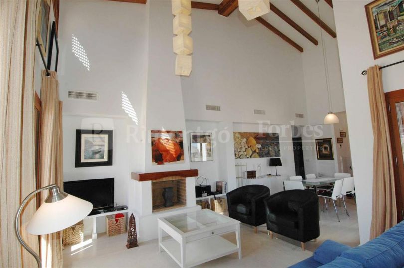 Moderna casa en alquiler con personalidad propia y todas las prestaciones en El Valle Golf Resort, junto a Murcia