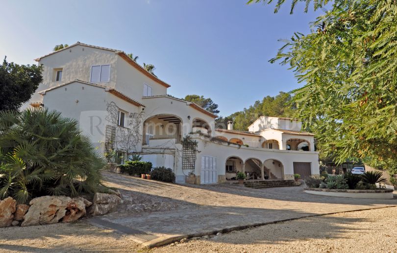 Large property in a very private area of Jávea, on the Costa Blanca.