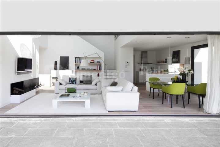 Impresionantes villas semi-adosadas de diseño vanguardista, en venta en el precioso PGA Catalunya Resort, cerca de la bonita ciudad de Gerona y a apenas a una hora de Barcelona. Estas maravillosas casas modernas ofrecen un estilo de vida refinado.