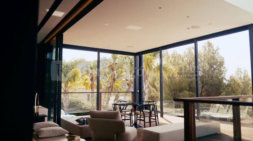 Moderne Villa mit Pool und Blick in Los Monasterios, zum Verkauf.
