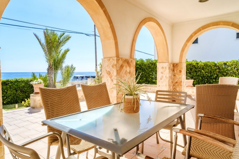 Villa with unbeatable views in Montañar I in the town of Javea.