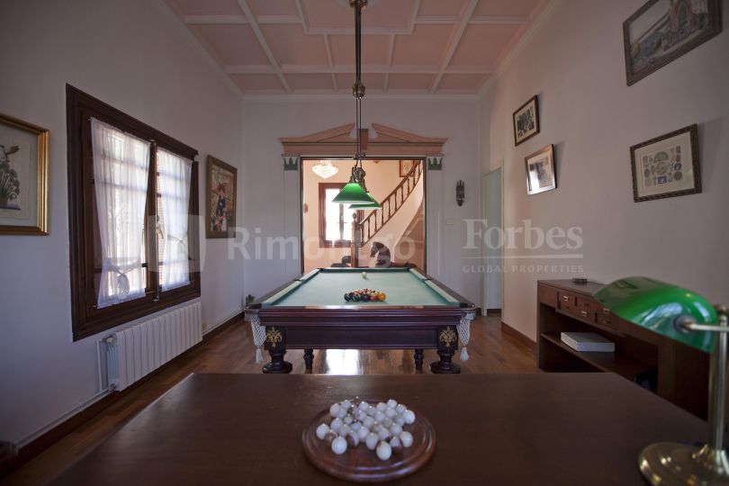 Elegant and exquistie property with its own character in La Cañada, Paterna, Valencia.