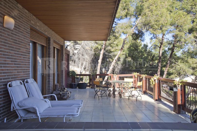 Preciosa vivienda con estancias singulares en El Bosque, Valencia.