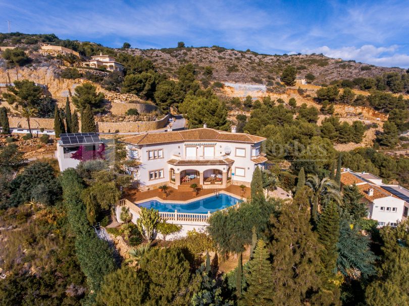Villa with sea views for sale in Nova Xàbia, Javea, Alicante.