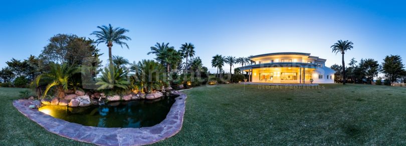 Exclusive villa with an exquisite interior design in the Cap Martí area, Jávea.