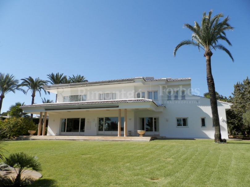 Exclusive villa with an exquisite interior design in the Cap Martí area, Jávea.