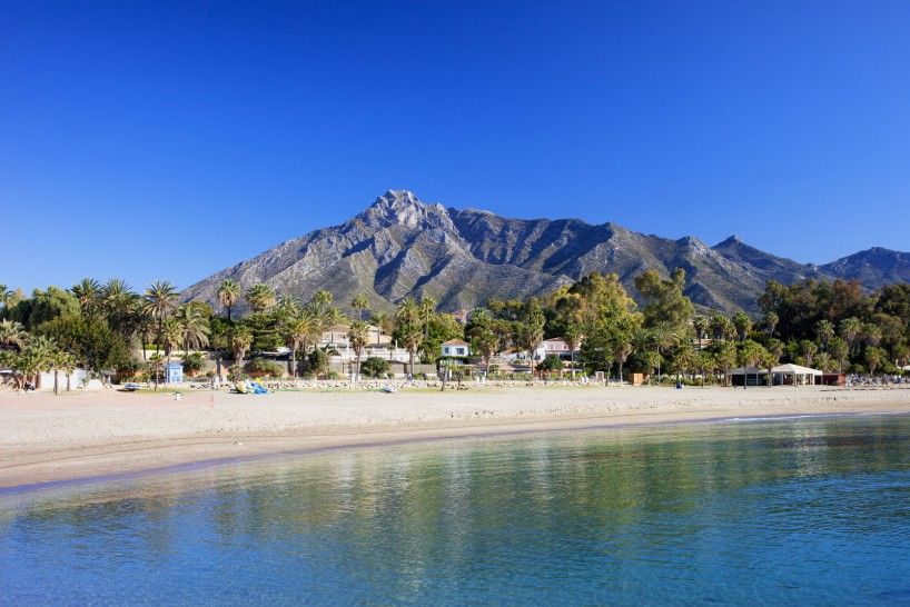 Marbella, panorámica playa y montaña